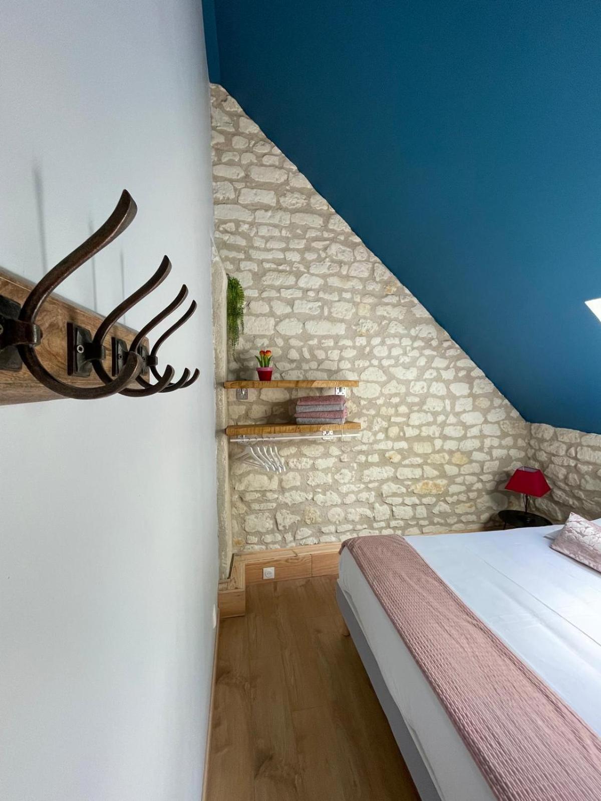 Le Relais, La Dormance, Le Bois Dormant Hotel Chateauvieux  Luaran gambar