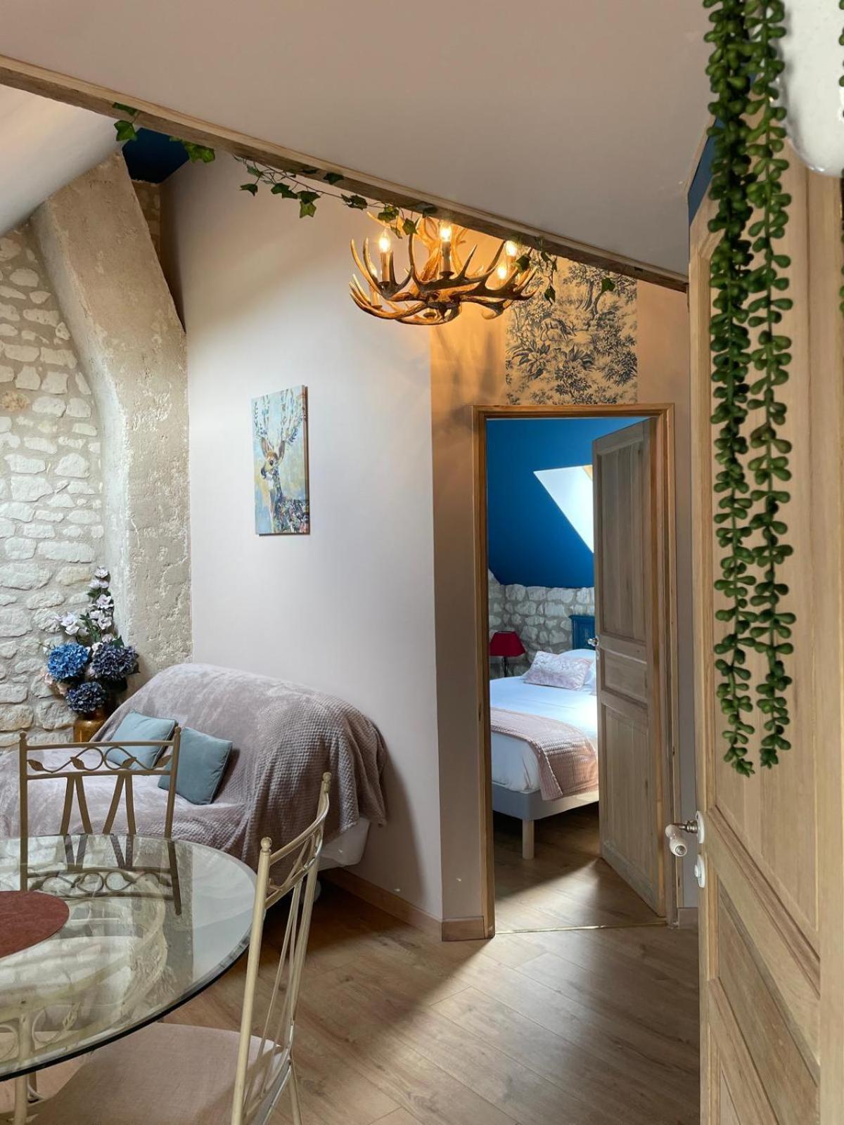 Le Relais, La Dormance, Le Bois Dormant Hotel Chateauvieux  Luaran gambar